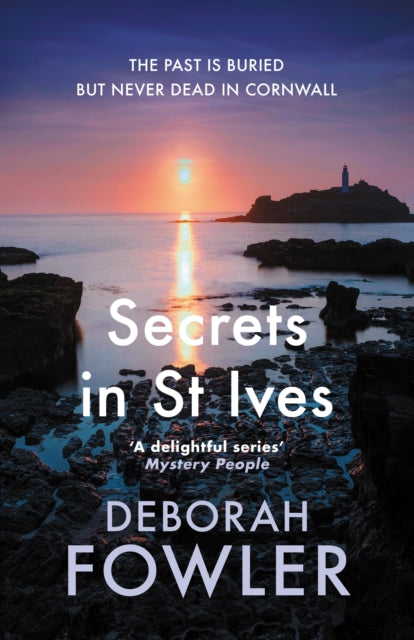 9780749031190, Secrets in St Ives : Cosy crime on the Cornish coast